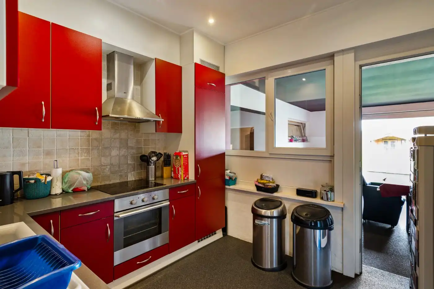 Ruime woning met 3 à 4 slpk., garage en oprit op een perceel van 702 m² foto 5