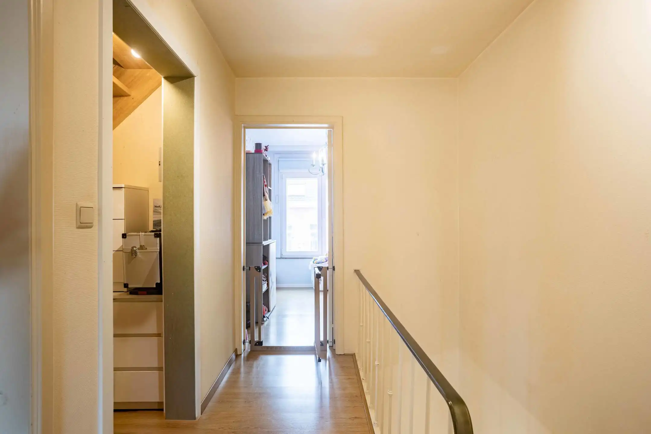 Ruime, statige woning met garage & tuin op aangename locatie foto 15