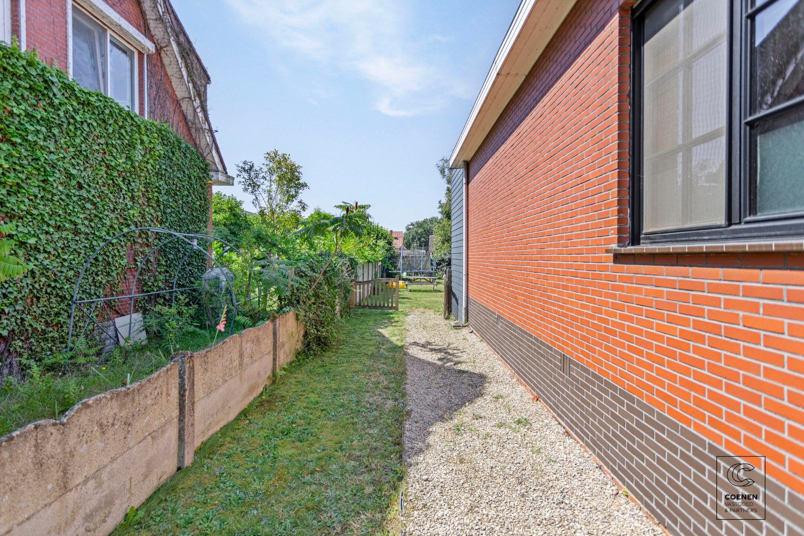 Instapklare woning met een bew. opp. van 163 m² en zonnige tuin op een TOPligging te Zoersel foto 24