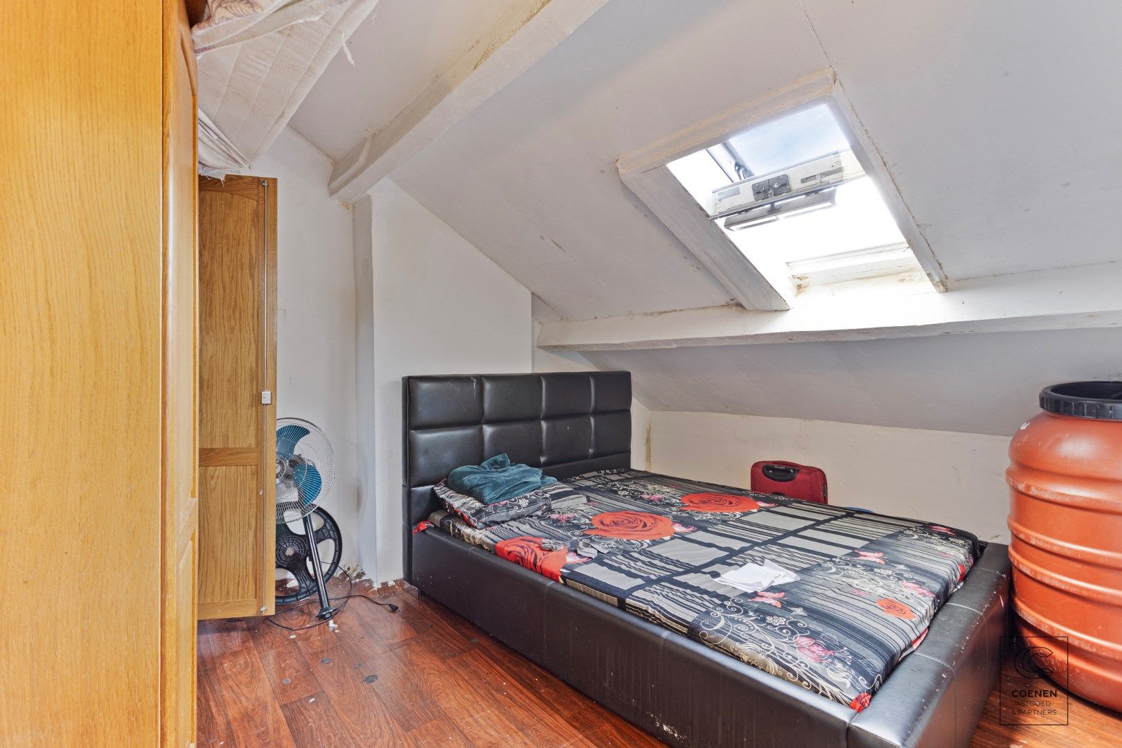 Volledig te renoveren opbrengsteigendom met 2 studio's en 2 appartementen te Antwerpen! foto 21