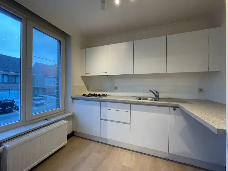 Gerenoveerd appartement op toplocatie nabij station en ziekenhuis (campus Temse) foto 10
