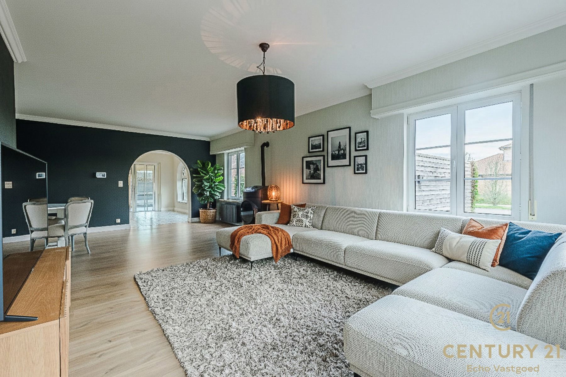 Stijlvolle vrijstaande woning met zwembad, poolhouse en tuin foto 4