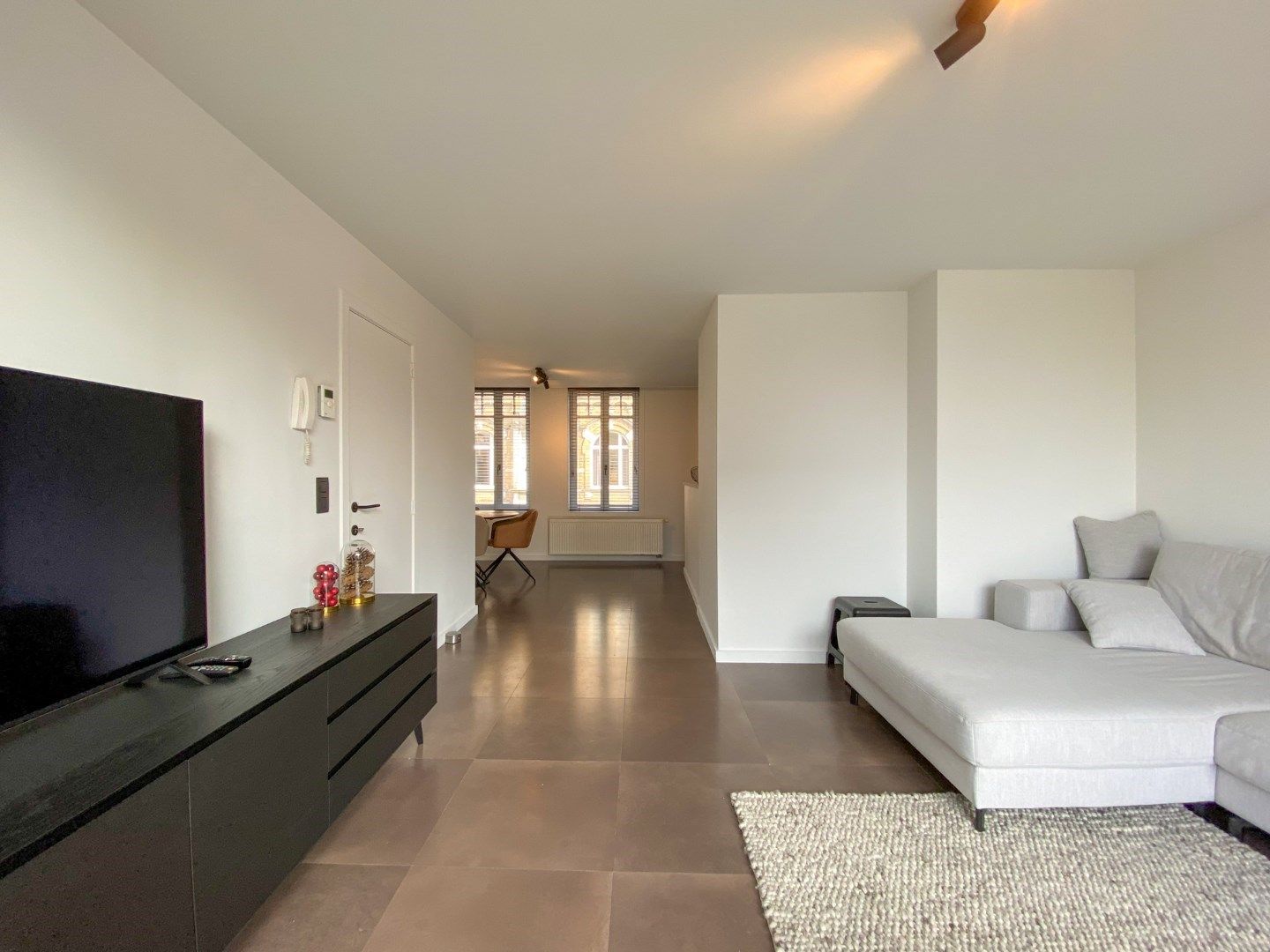 Prachtig appartement met 2 slaapkamers en ruim terras. foto 4