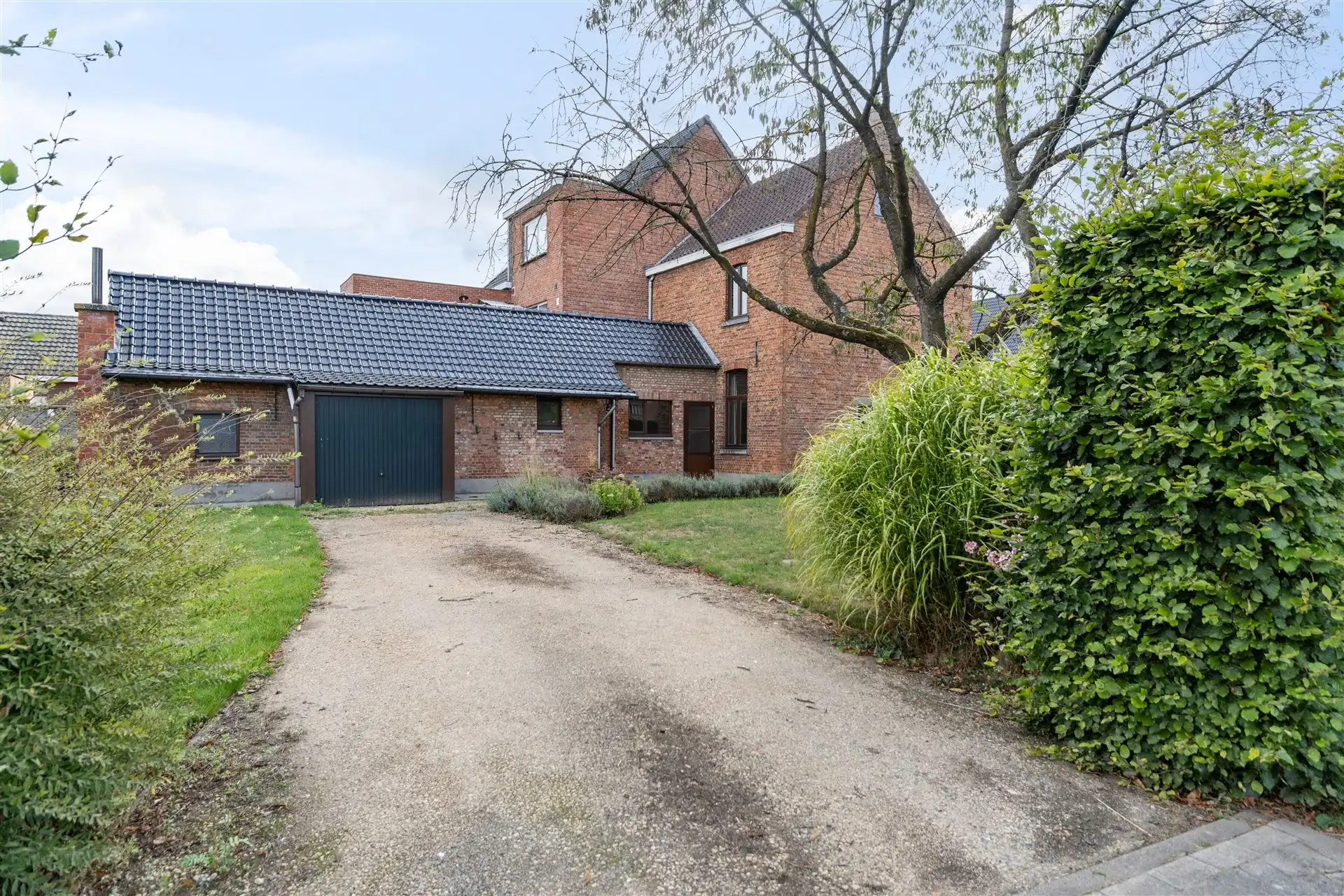 halfopen bebouwing met leuke tuin foto 4