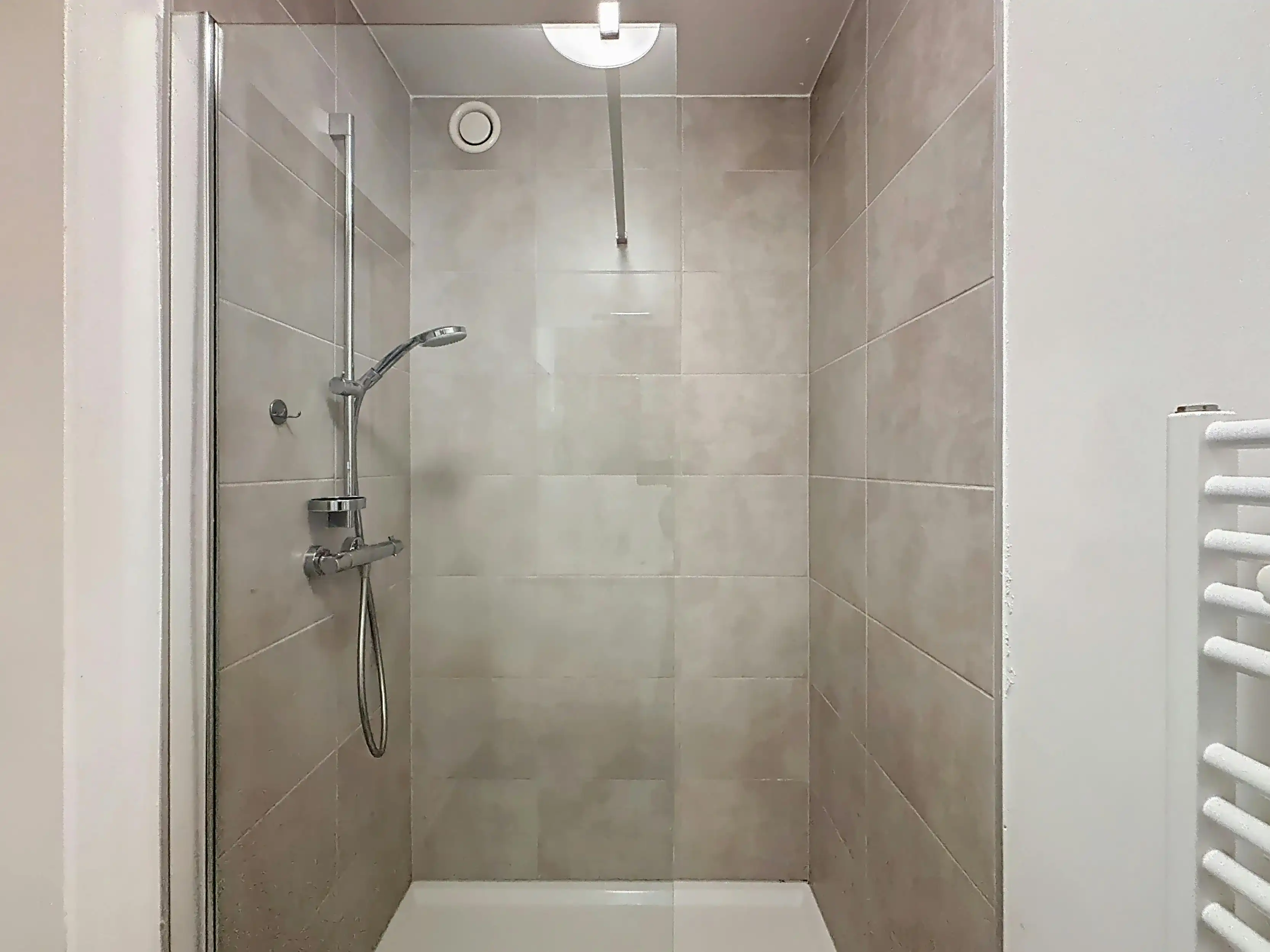 Eeklo Centrum: Instapklaar 1-slaapkamerappartement met garagebox foto 8