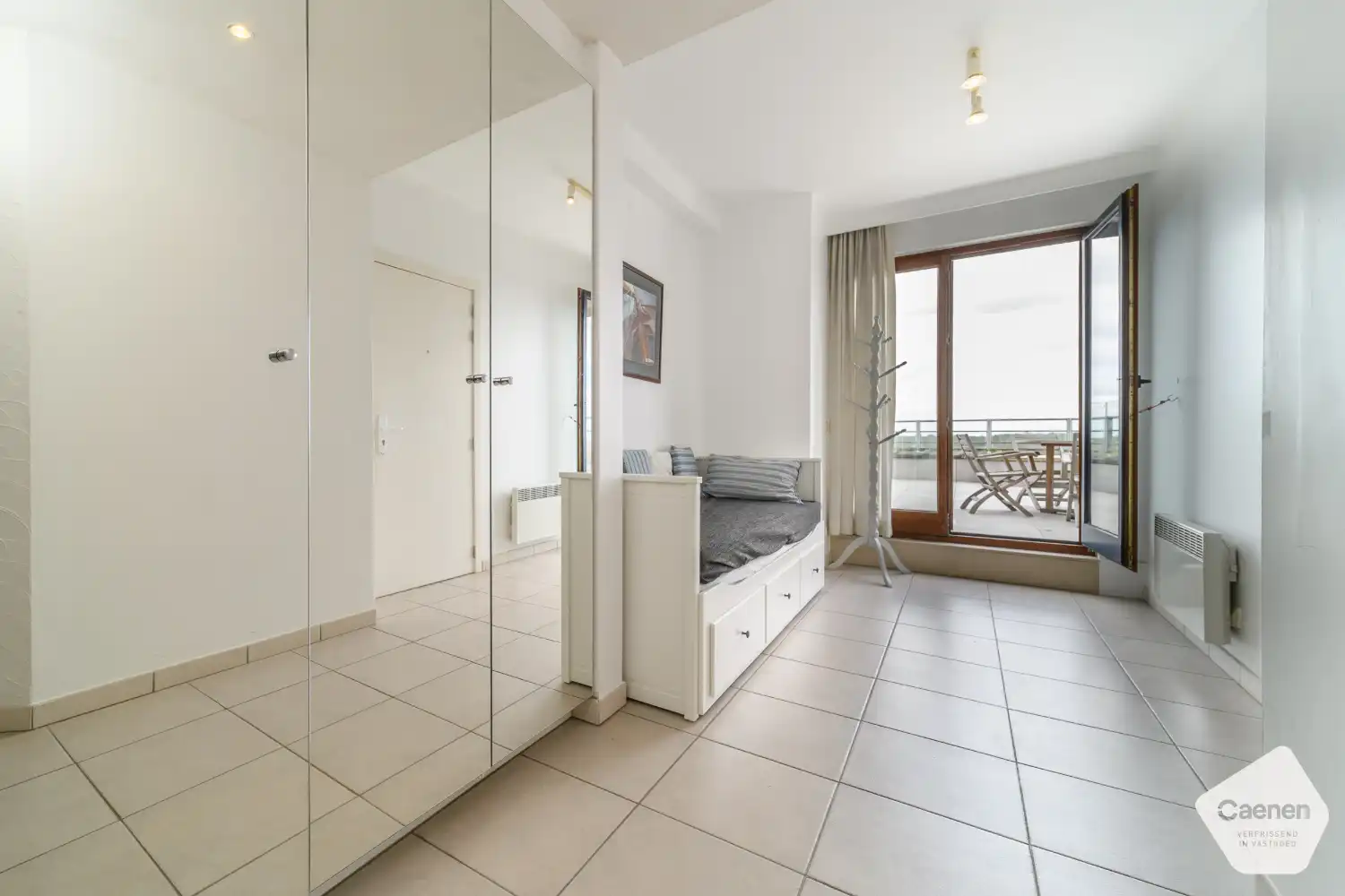 Instapklaar penthouse met ruim zonneterras en lateraal zeezicht foto 16