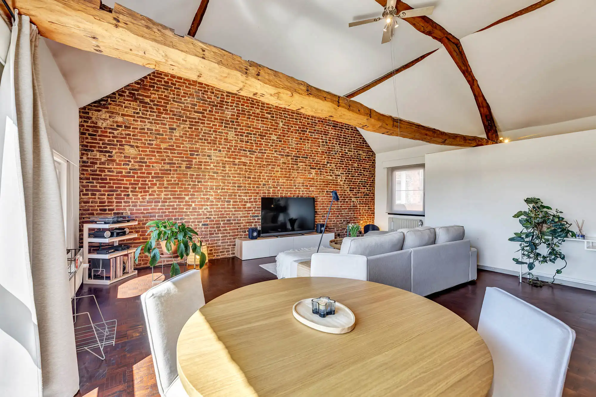 Prachtige woning met authentiek karakter foto 12