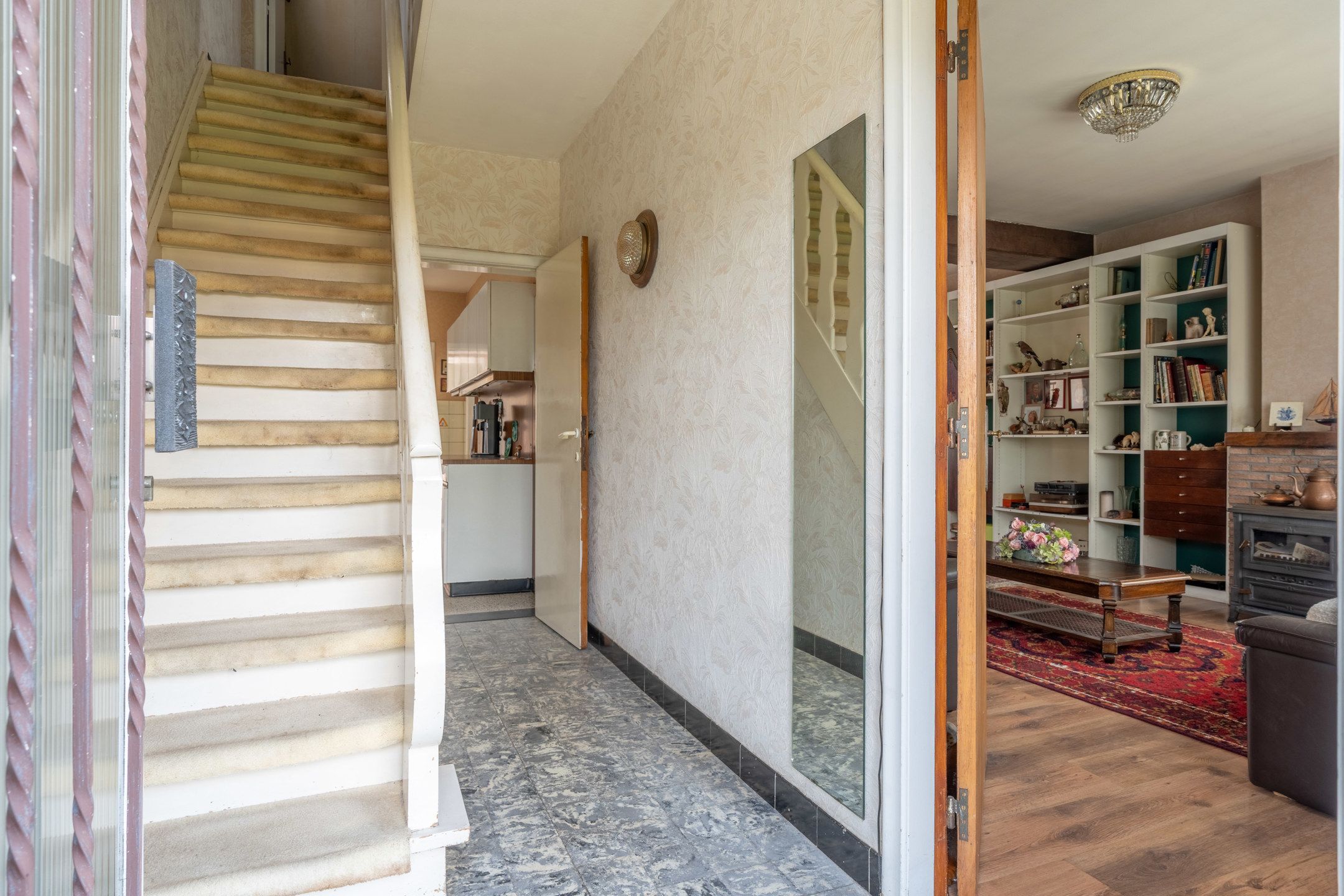 Te renoveren charmante woning met 3 slpks op 614 m² foto 4