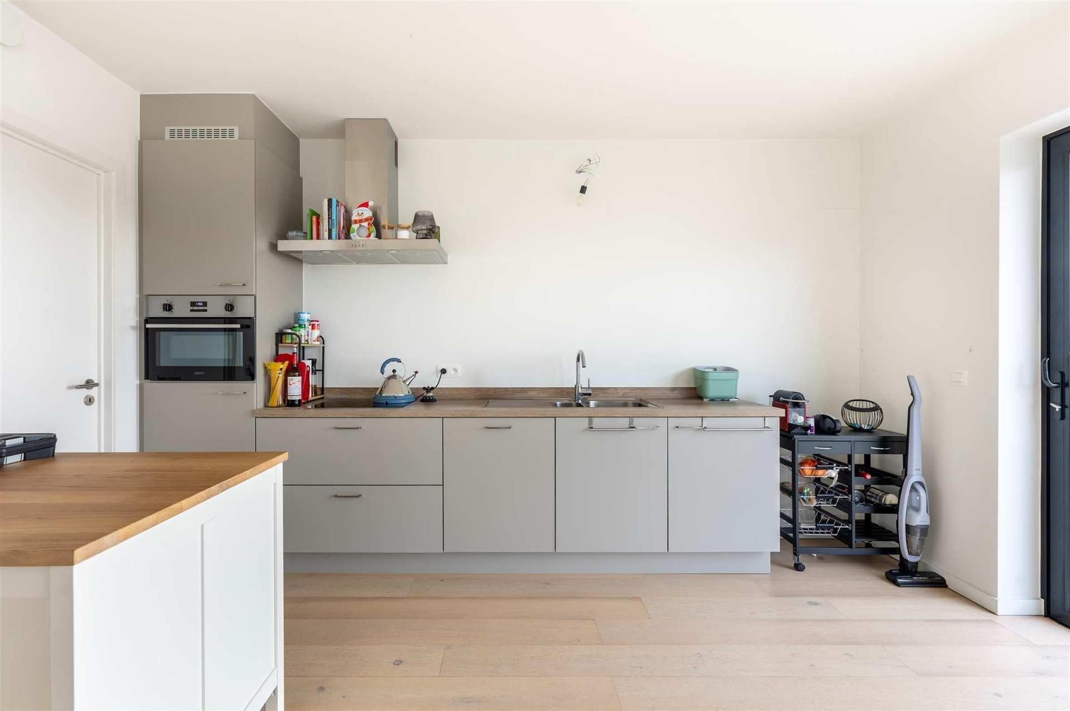 Ruim & modern appartement met groot terras in Steendorp foto 17