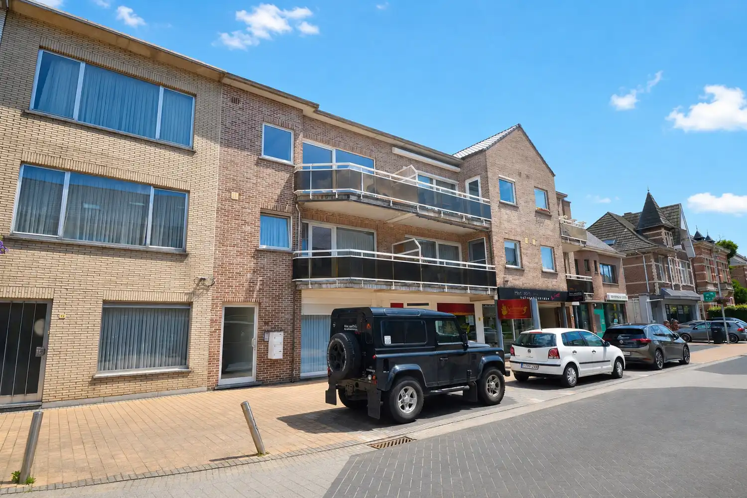 GERENOVEERD APPARTEMENT MET 2 SLK TE CENTRUM RANST! foto {{pictureIndex}}