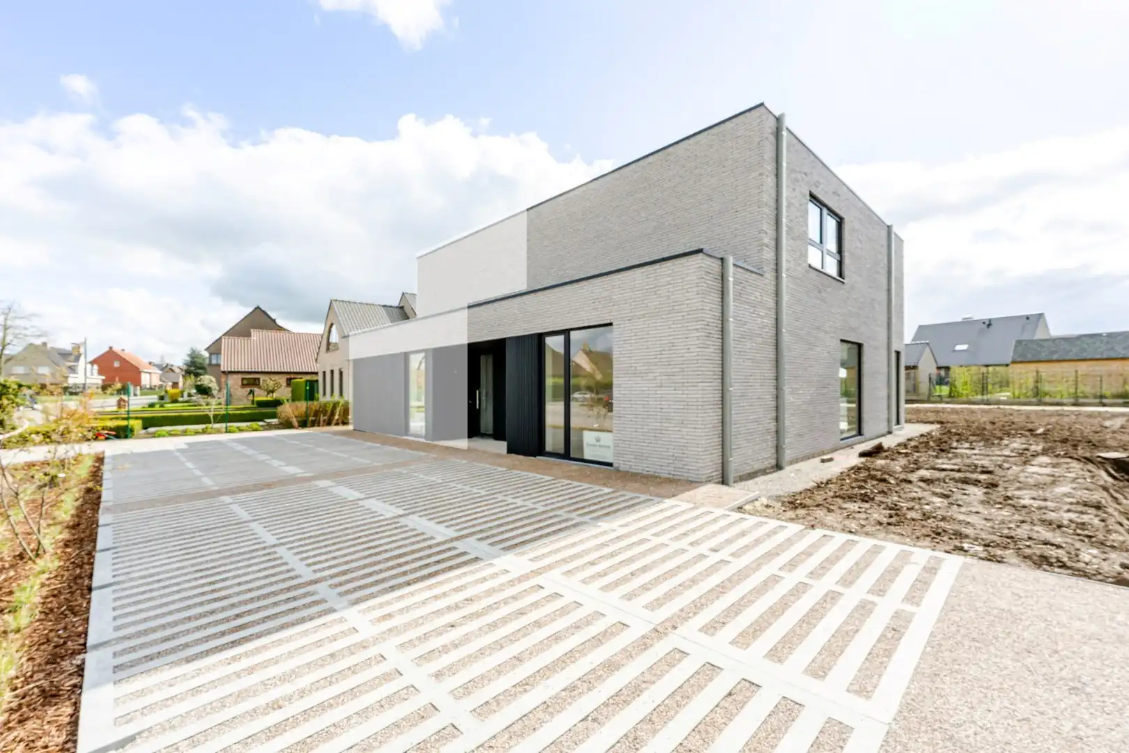 Half open nieuwbouwwoning - 6% BTW mogelijk! foto {{pictureIndex}}