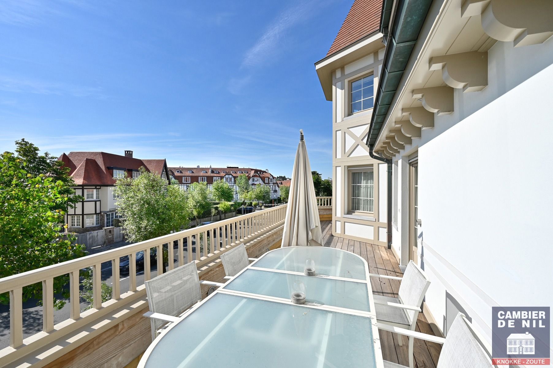 Ruim hoekappartment met terrassen, op enkele passen van het Albertplein foto 2