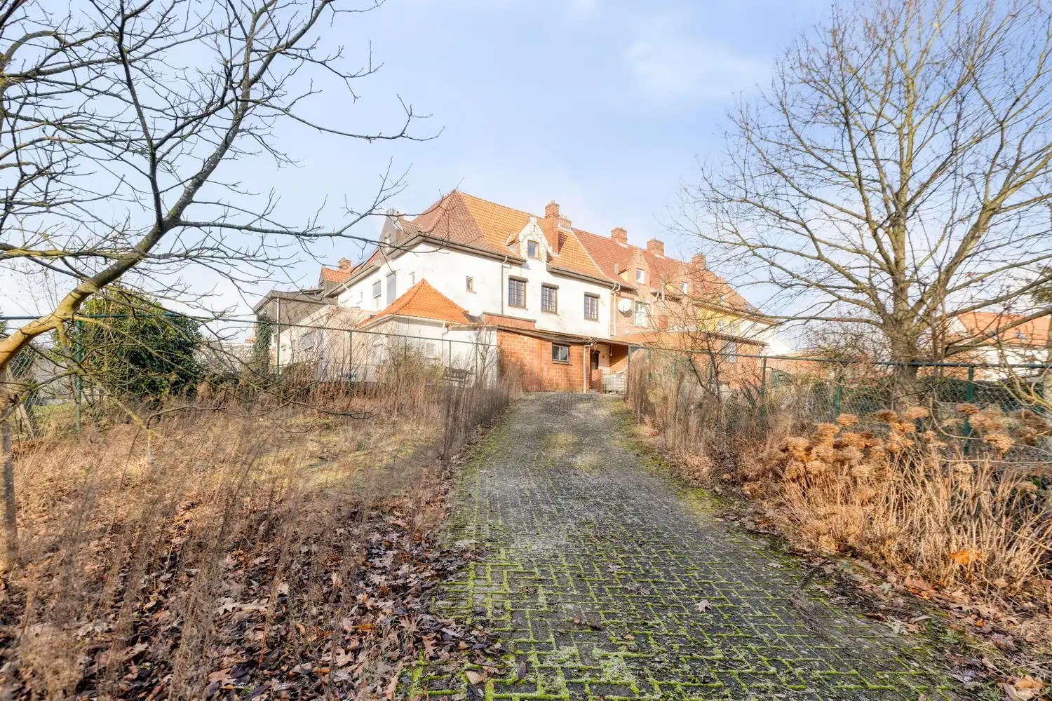 Te renoveren rijwoning met veel potentieel in hartje Genk foto 33