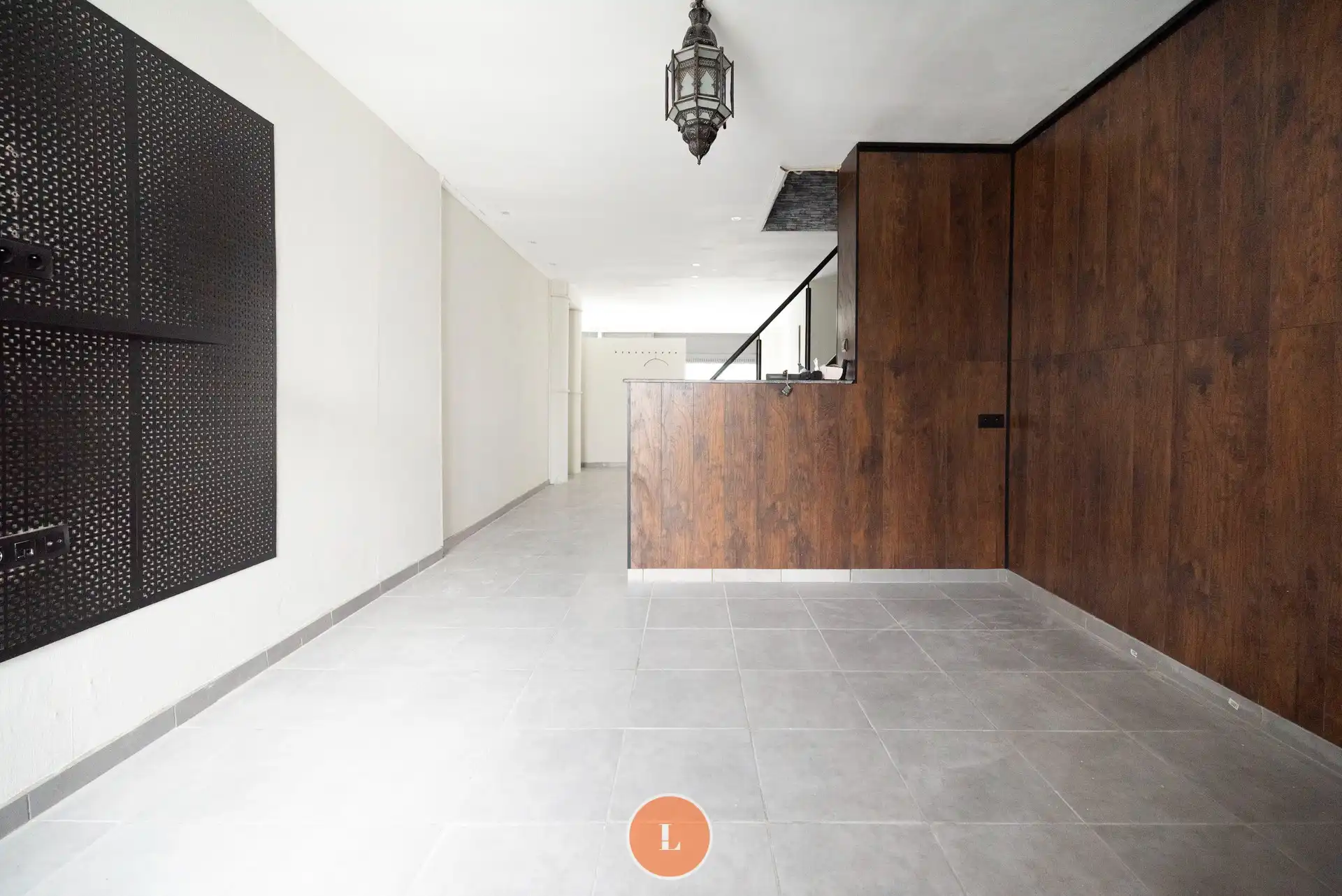 Handelshuis te koop in centrum Izegem foto 4