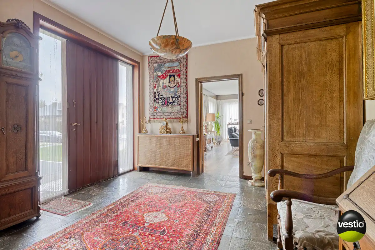 RUIME RESIDENTIEEL GELEGEN VILLA OP 46A89CA NABIJ CENTRUM BILZEN. foto 5