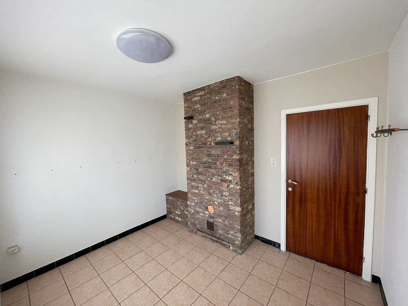 Genk, Gansenwijer 12. Ruime woning met 4 slaapkamers, bureau, veranda, garage, tuinhuis en grote tuin op een perceel van 27a 08ca. foto 12
