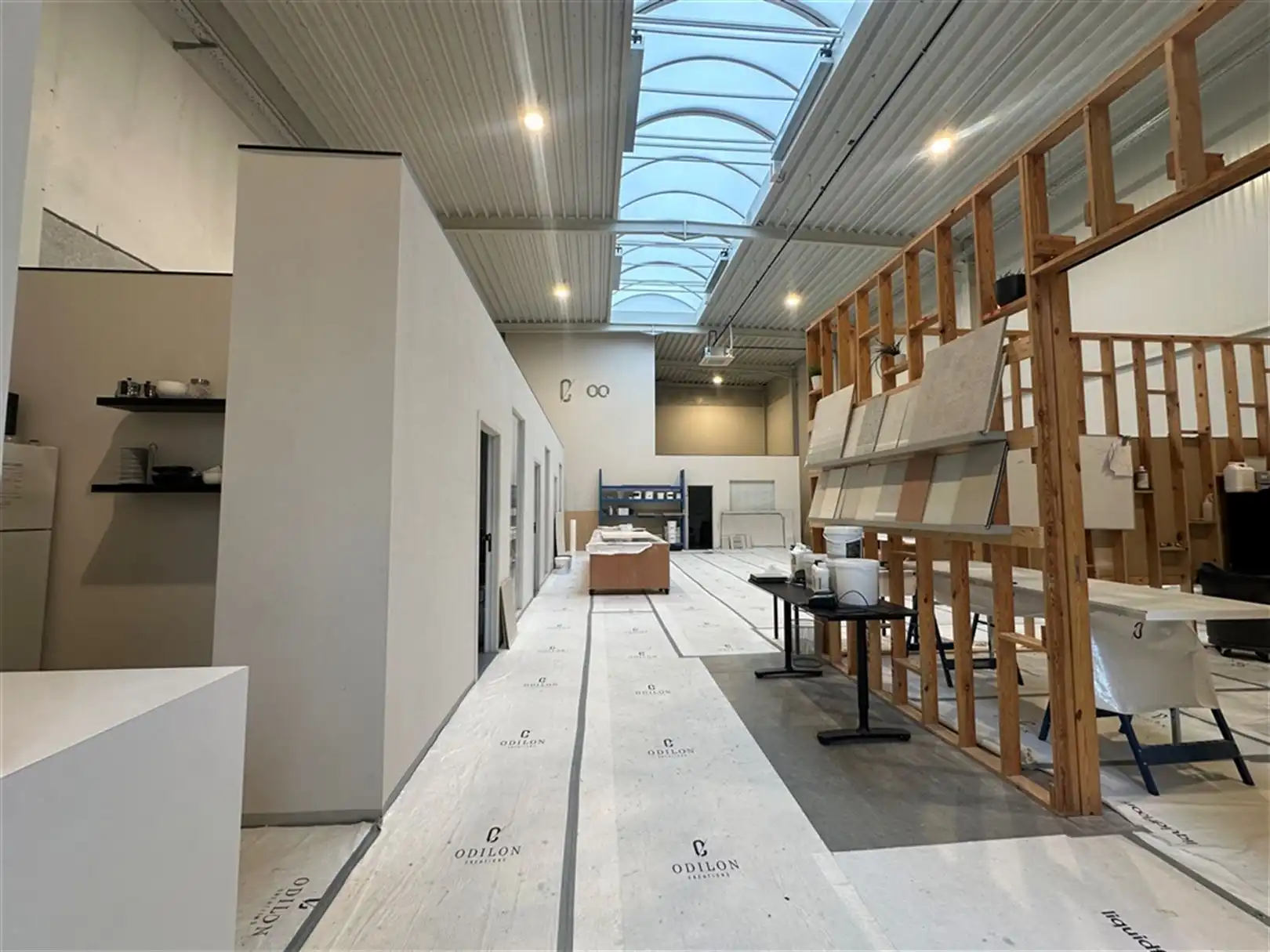 KMO-units met high-end kantoor/showroom in Zwevegem foto 6