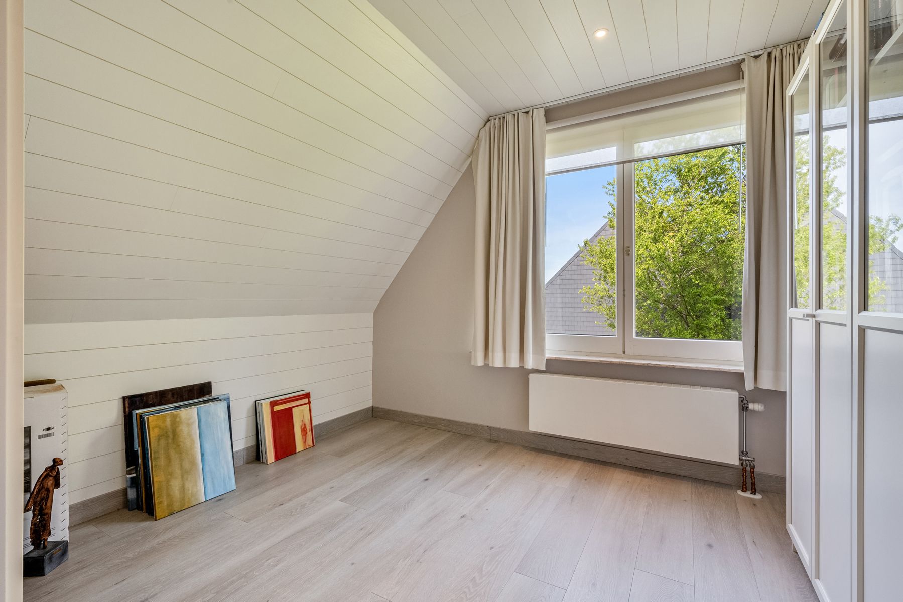 Energiezuinige villa met privé bos en prachtige tuin. foto 16
