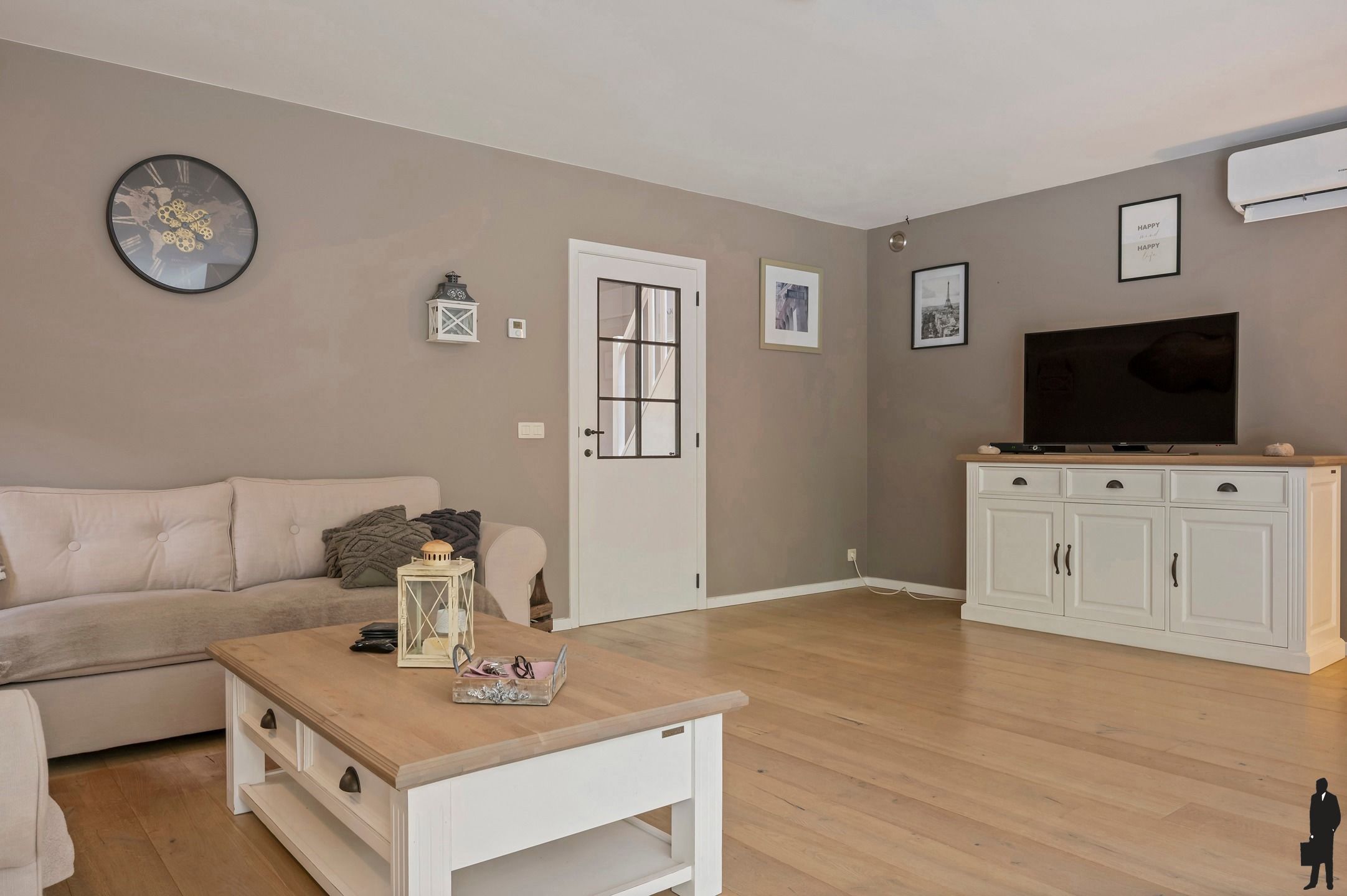 Volledige gerenoveerde villa te koop foto 49