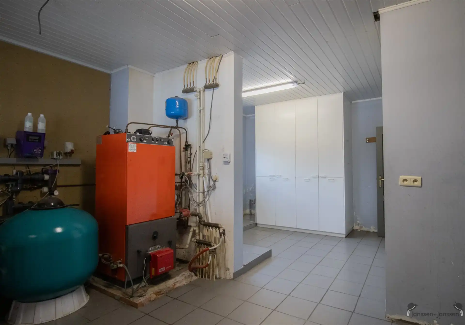 Rustig gelegen villa met min. 5 slaapkamers, ruime garage en zwembad op 1.876 m² foto 24