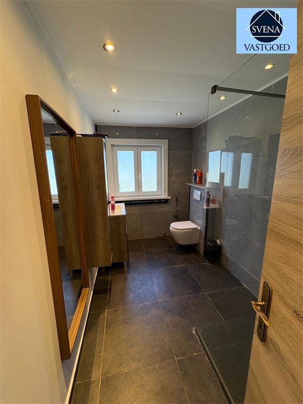 WONING MET HANDELSRUIMTE EN 3 SLAAPKAMERS foto 23