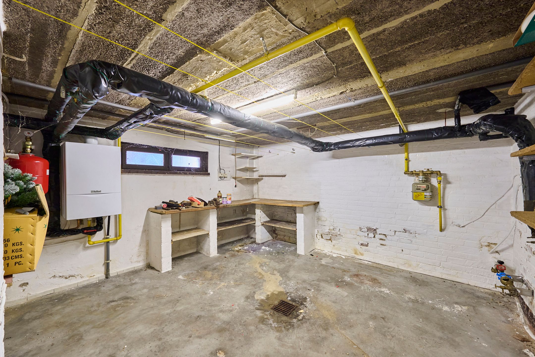 RUSTIG GELEGEN OP TE FRISSEN GEZINSWONING OP 6a in As. foto 11