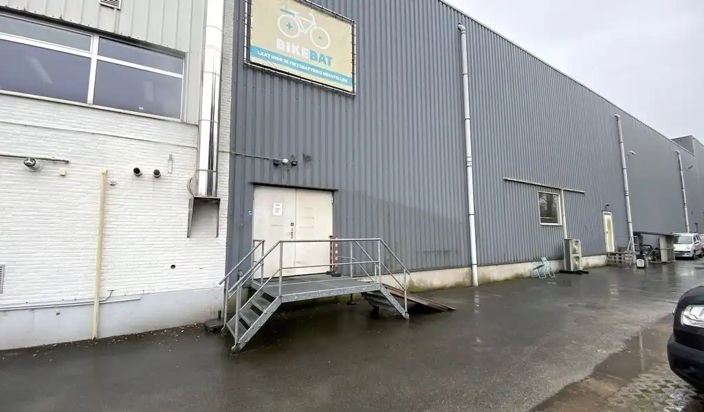 Magazijn met kantoren te huur op logistieke site te Bornem foto 14