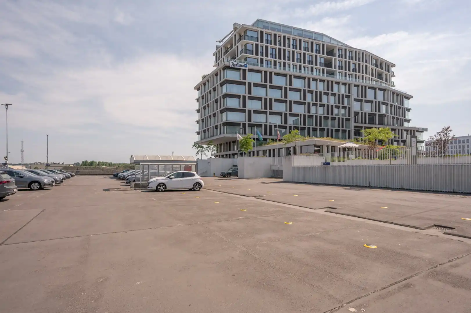 Recent appartement met autostaanplaats op een centrale locatie in Brugge! foto 20