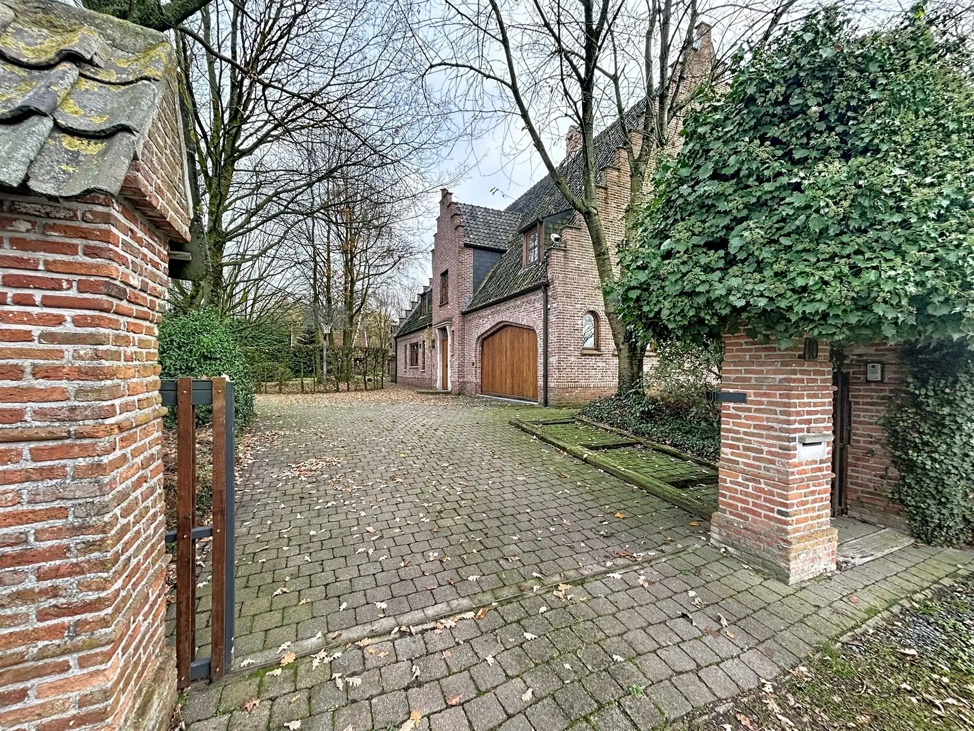 Energiezuinige statige villa met 5 slaapkamers en riant bijgebouw op perceel van 14262m² foto 31