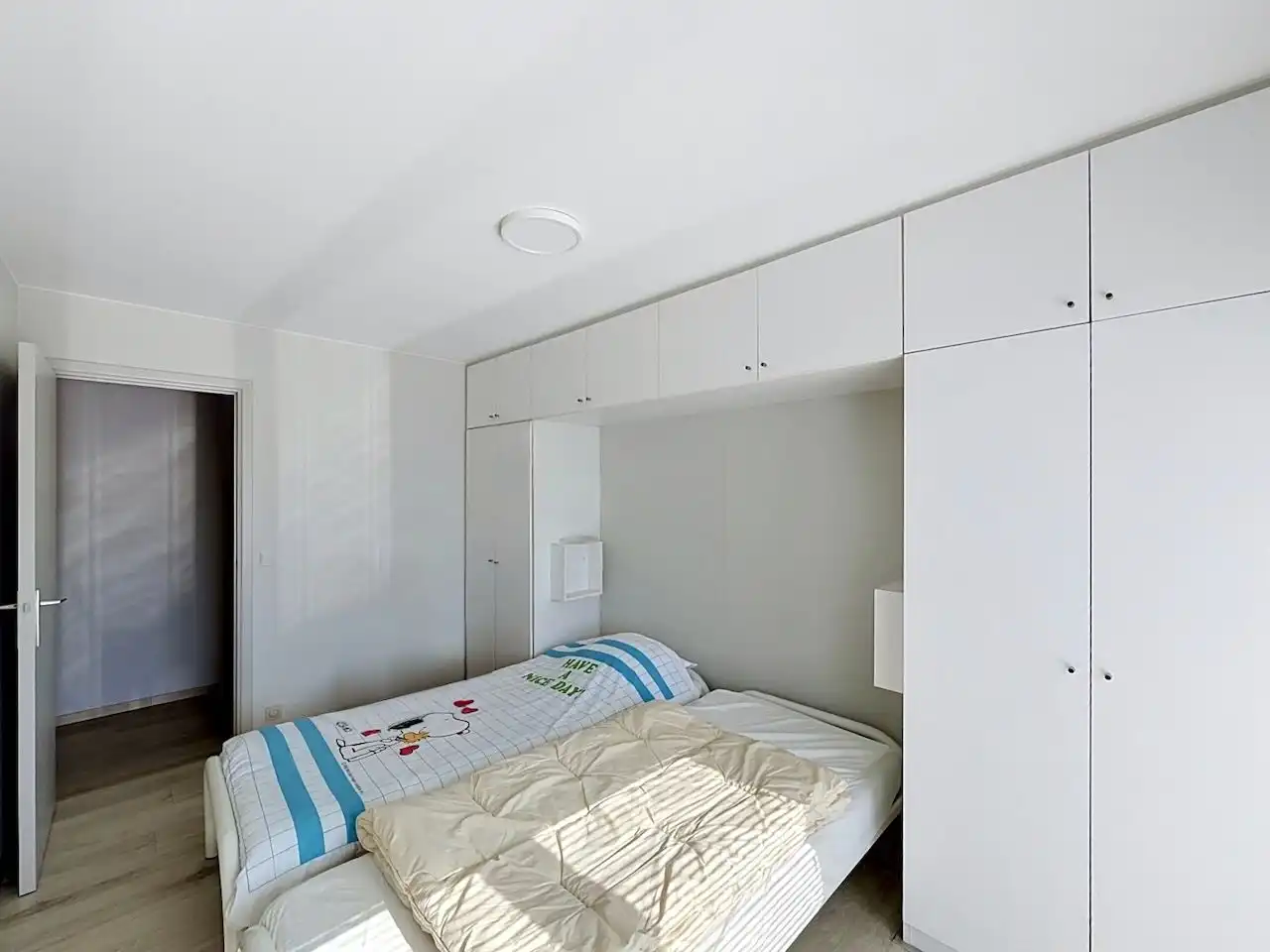 Bijzonder ruim en lichtrijk appartement op een boogscheut van de Zeedijk & Graaf d'Ursellaan foto 19