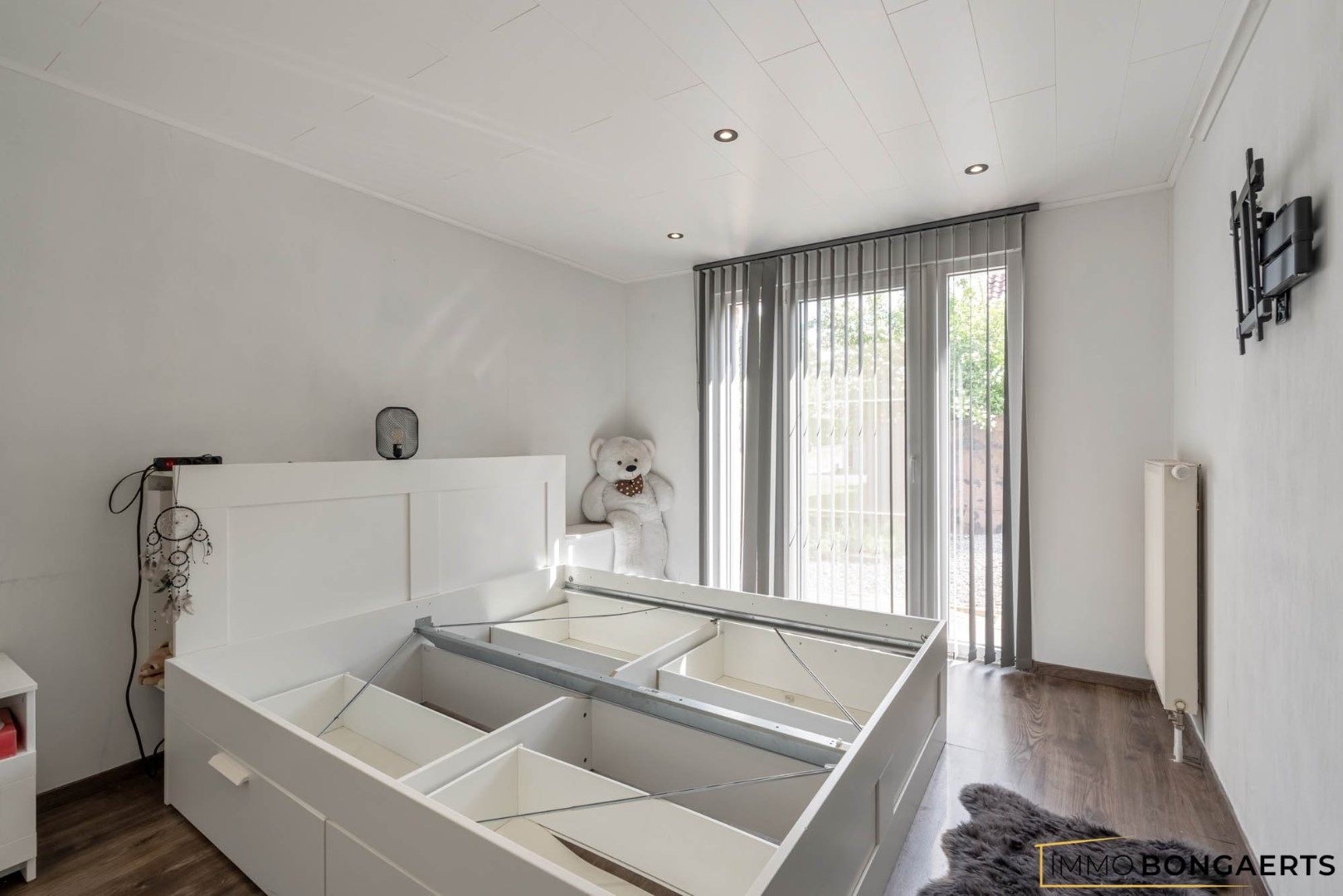 Ruime bungalow met drie slaapkamers foto 11