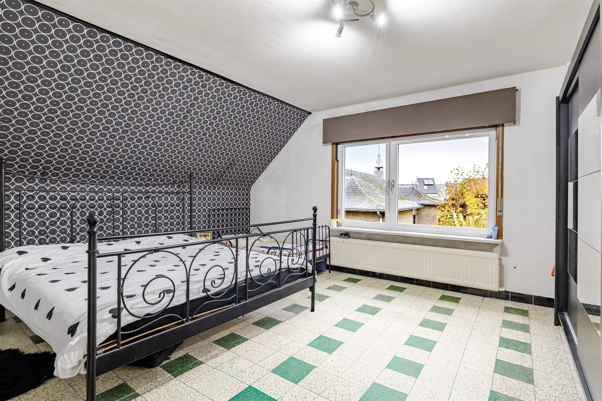 Ruime woning met 3 slks, grote tuin en garage foto 18