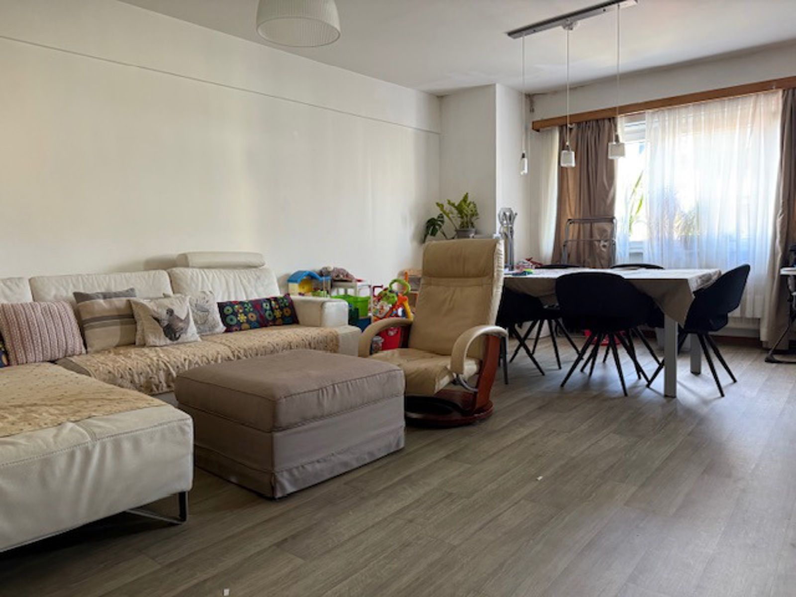 Te huur: 2 slaapkamer appartement in centrum Aalst foto 2