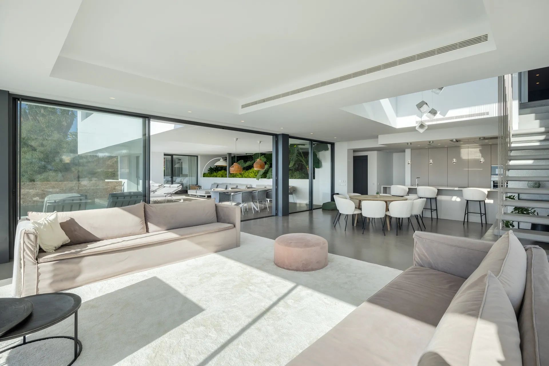 Unieke luxe villa met adembenemend uitzicht op zee en kustlijn foto 3