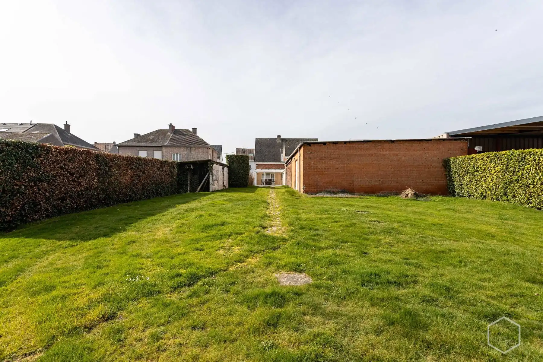Te renoveren open bebouwing op 12a 59ca met garage van 290m² foto 24