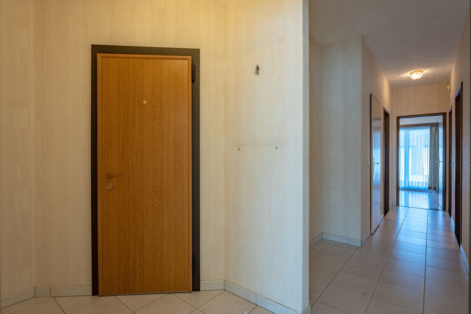 Verzorgd appartement op de gelijkvloerse verdieping met garagebox! foto 3