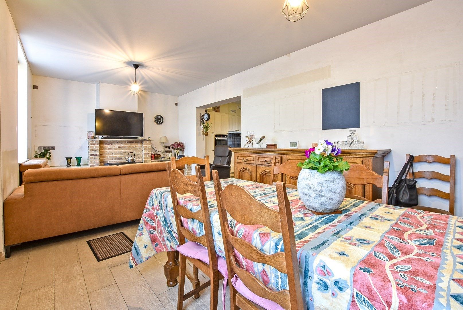 Halfopen bebouwing met 3 slaapkamers op 861m² te Diksmuide! foto 7