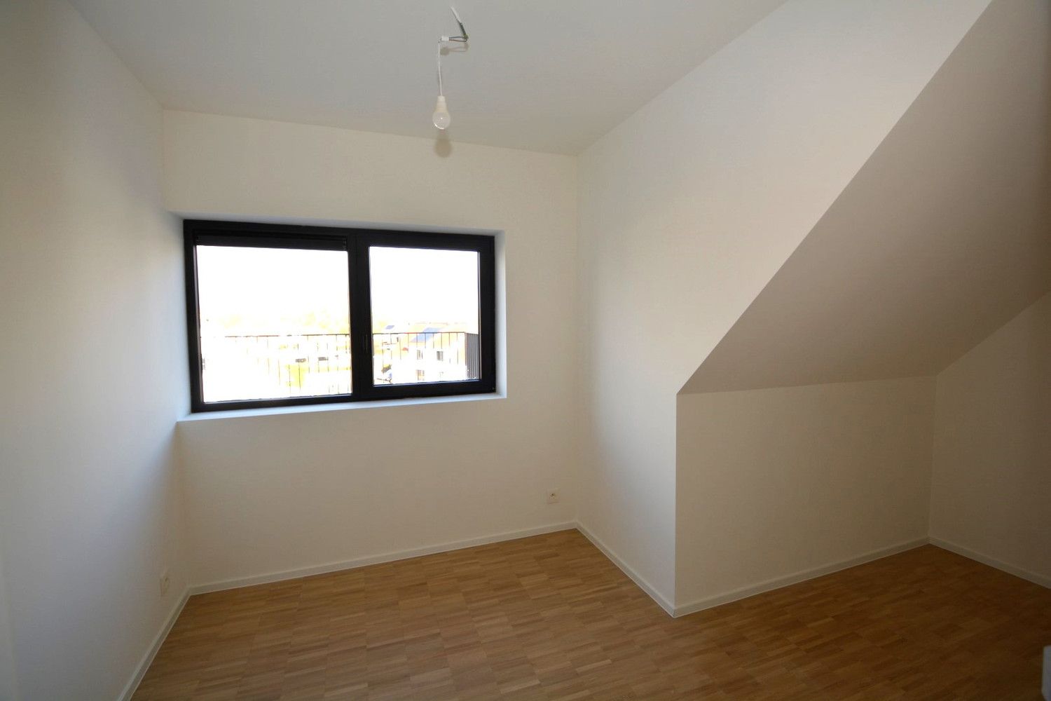 INSTAPKLAAR DAKAPPARTEMENT MET 3 SLK EN RIANT TERRAS! foto 12