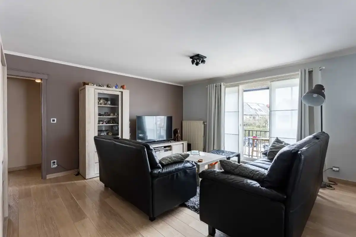 Ruim appartement met inbegrepen garage en ruime kelderberging foto 6