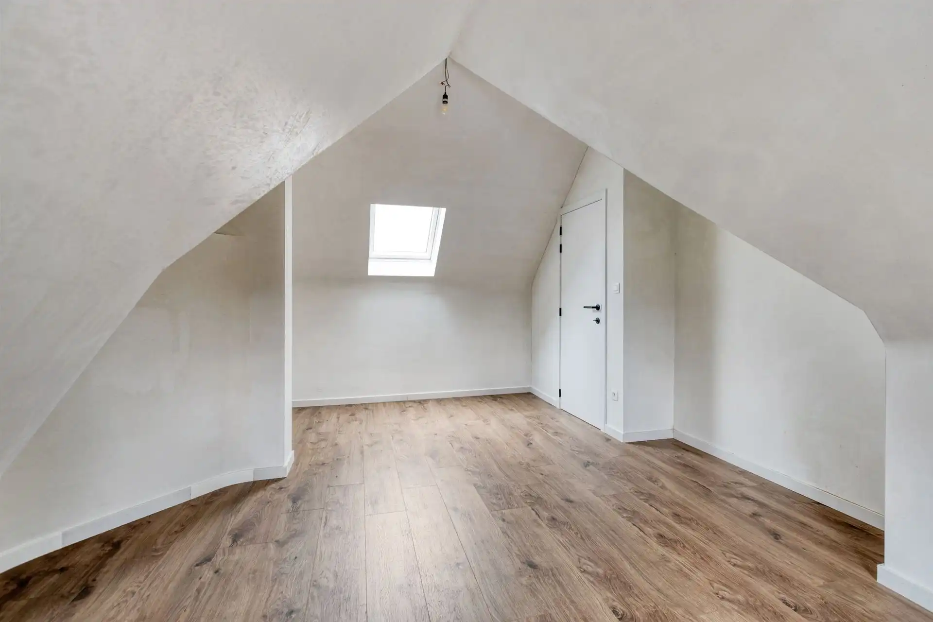 Gerenoveerde mijnwerkerswoning Louis Mercierlaan 15, Maasmechelen foto 31