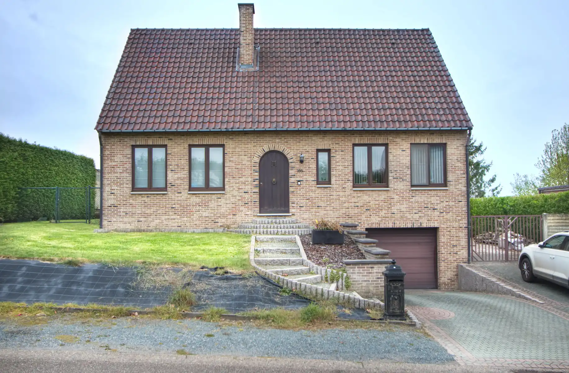 GEZINSWONING - OB - 4 SLK - TUIN - TERRAS - GARAGE - PARKING foto 2