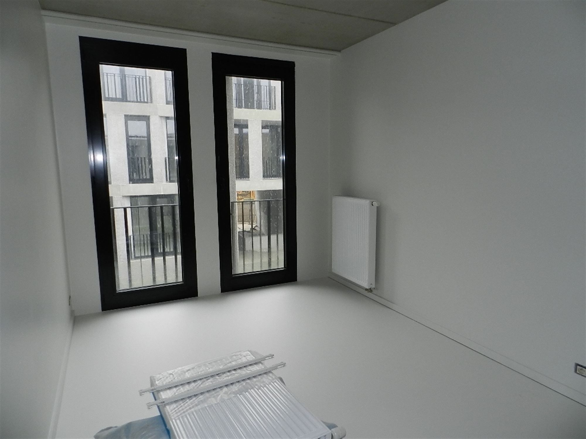 Exclusieve moderne woning met gemeenschappelijke binnentuin en ondergrondse autostaanplaats.  foto 8