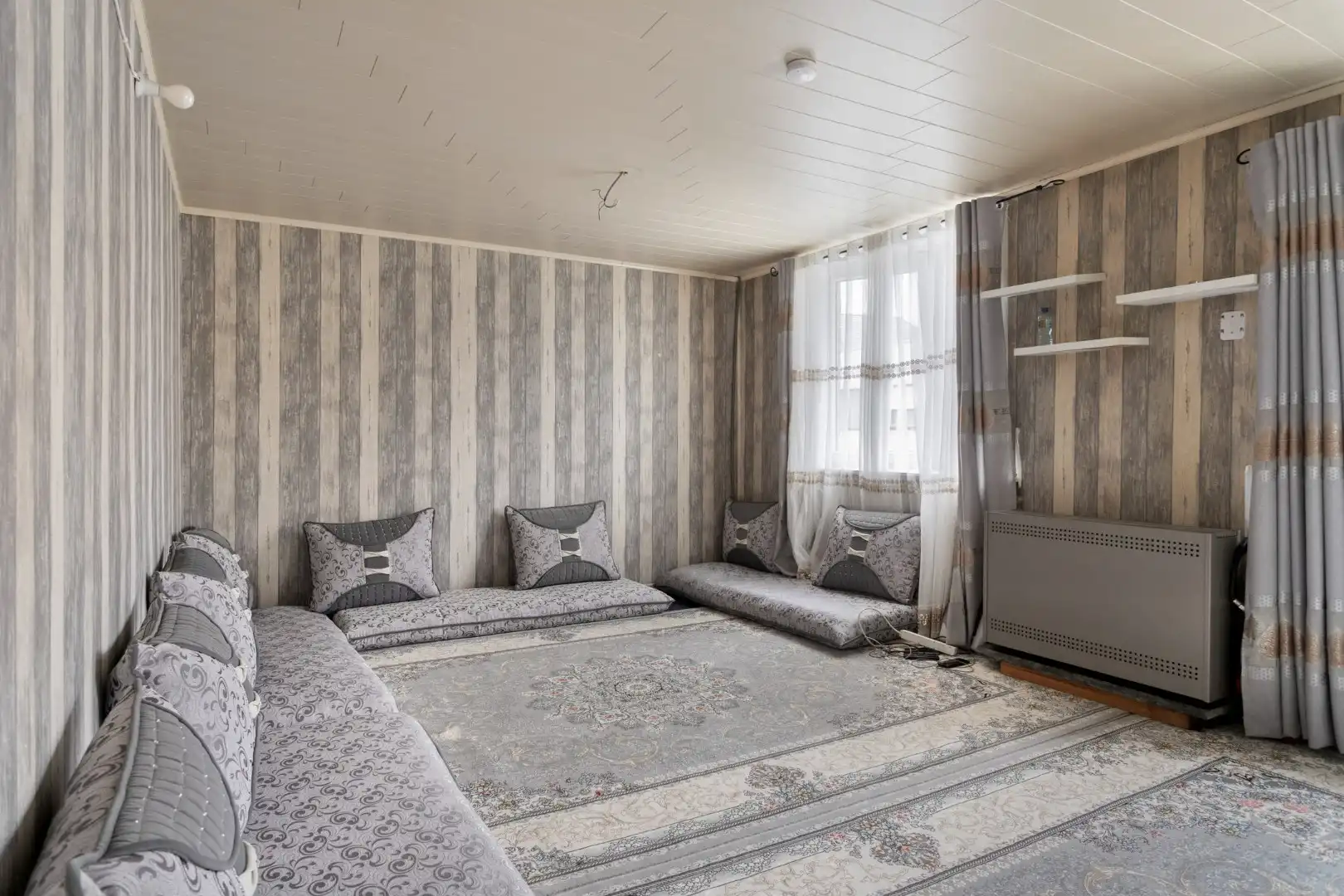 Handelshuis met woonst op centrale locatie, 5 slaapkamers foto 8