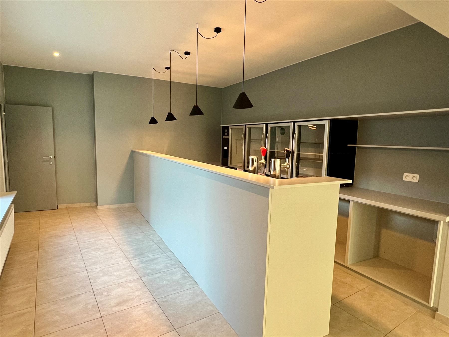 Ruime woning met garage en tuin -  veel mogelijkheden! foto 3