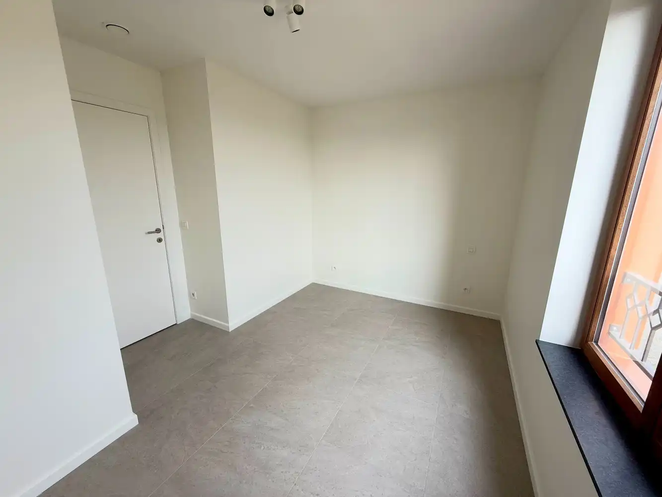 Nieuwbouwappartement met 2 slaapkamers en 2 autostaanplaatsen te huur in centrum Eke foto 9