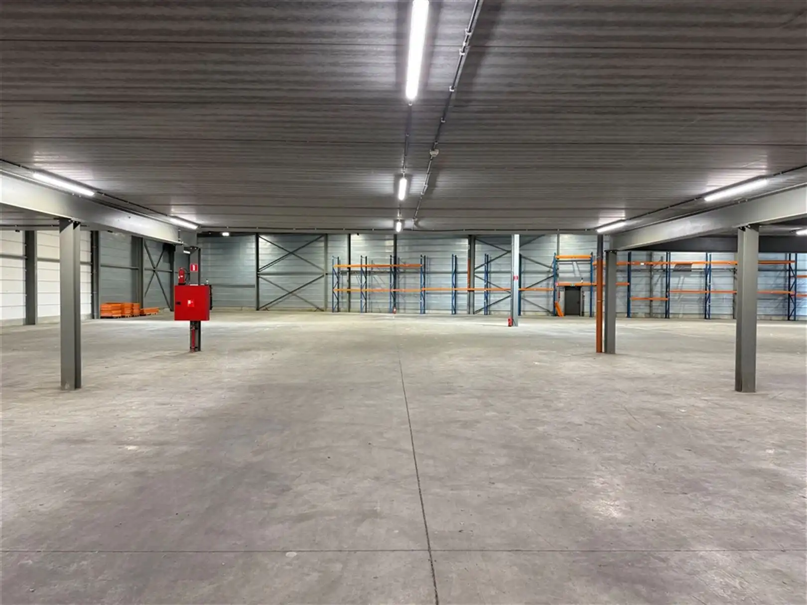Polyvalent bedrijfsgebouw foto 14