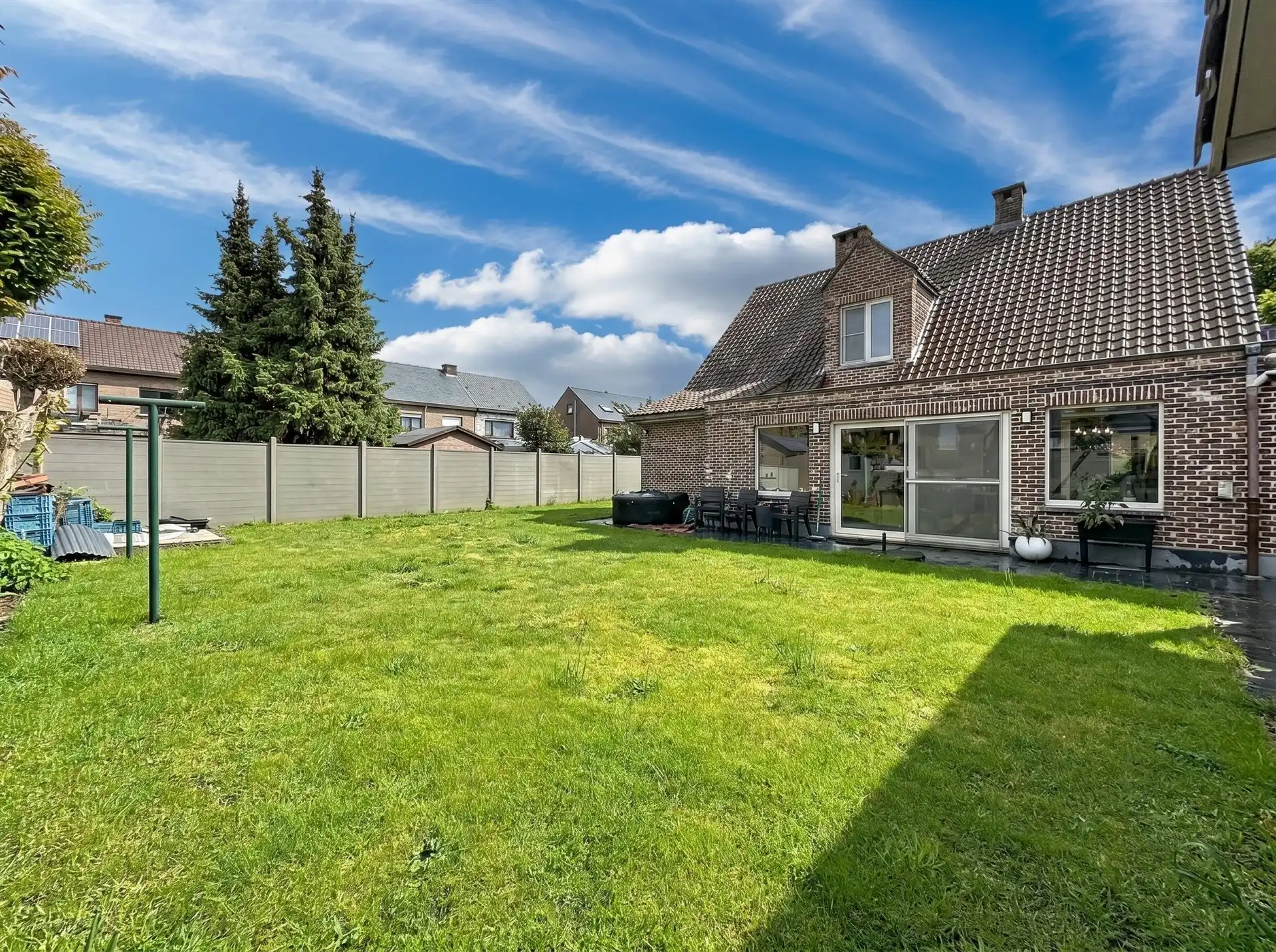 Energiezuinige open bebouwing met 3 slaapkamers, oprit en garage op perceel van 524m² in Zwijndrecht! foto 6