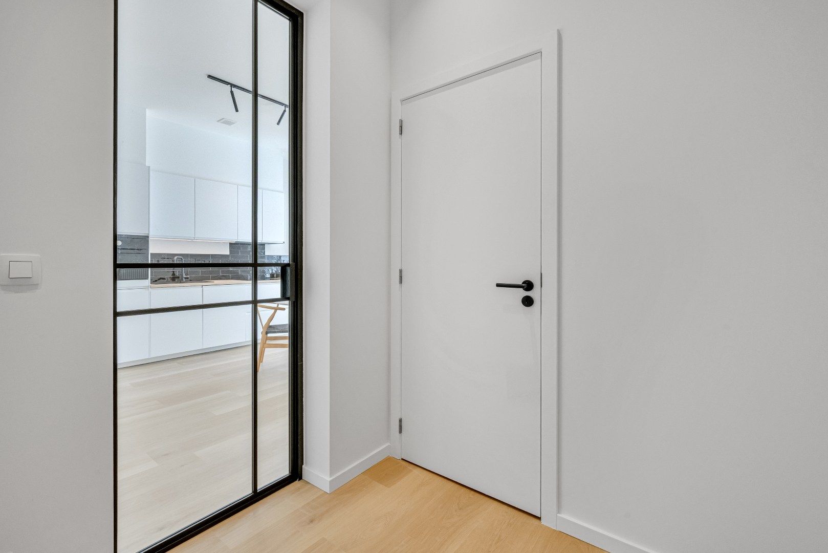 Stijlvol wonen in een  gerenoveerd appartement nabij Station Gent-Sint-Pieters foto 3