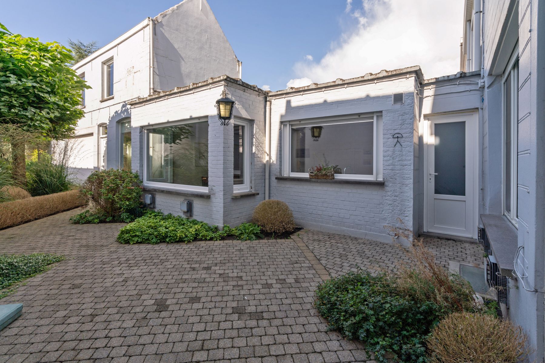 Karaktervolle ruime woning  met bijgebouw/atelier en stadstuin in het centrum foto 3