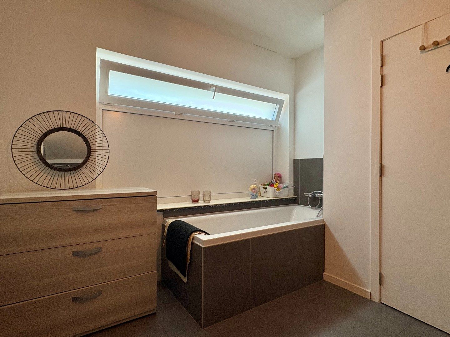 Ruime woning met EPC B, 3 slaapkamers, een zuidgerichte tuin en een ruime zolder met veel mogelijkheden te koop in Wevelgem foto 13